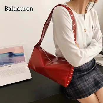 Новый Стиль во Французском стиле 2023, Женская Диагональная сумка Из Красной Воловьей кожи На Одно плечо, дизайн с заклепками, популярная Среди Модных Девушек
